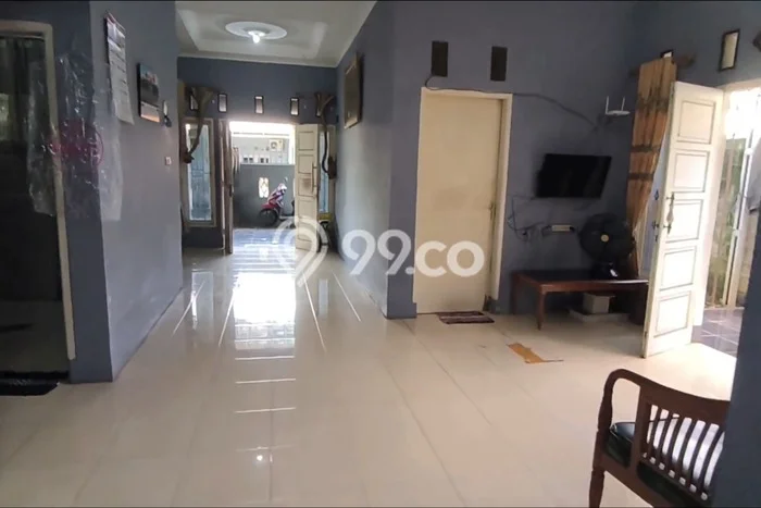 Hunian Strategis 4 KT LB 105m2 Kondisi Bagus di Tanah Baru Hunian Strategis 4 KT LB 105m2 Kondisi Bagus di Tanah Baru