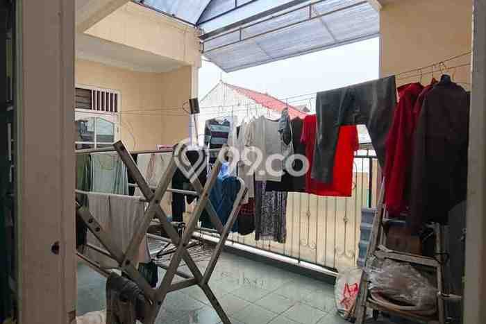 For Sale Hunian Rumah Terawat 6 Kamar di Sukmajaya, Depok For Sale Hunian Rumah Terawat 6 Kamar di Sukmajaya, Depok