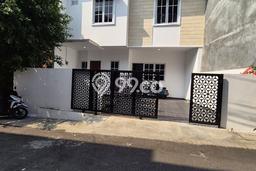 Rumah LT 72m2m² Semi Furnished di Lokasi Prestisius Cempaka Putih, Jakarta Pusat Rumah LT 72m2m² Semi Furnished di Lokasi Prestisius Cempaka Putih, Jakarta Pusat