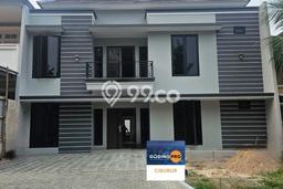 Ready to Use! Luxury House LT 300m2 Desain Elegan di Cibubur Ready to Use! Luxury House LT 300m2 Desain Elegan di Cibubur
