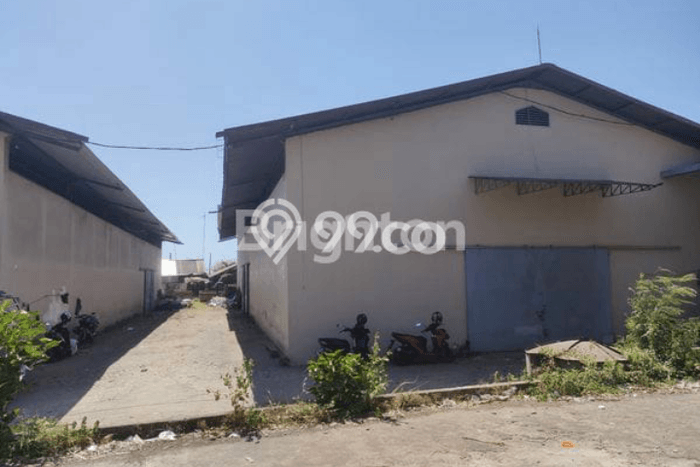 Unit Gudang Disewakan di Maros di Area Ramai & Strategis Unit Gudang Disewakan di Maros di Area Ramai & Strategis