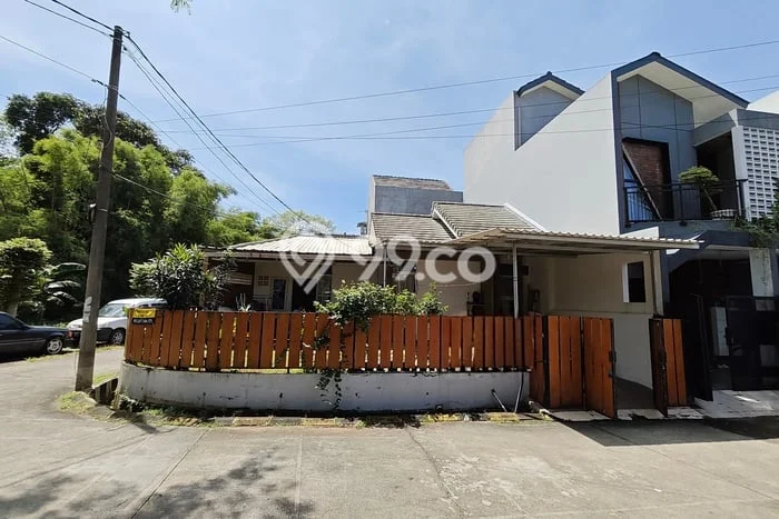 For Sale Rumah 2 Kamar Lokasi Ideal Bagus dan Strategis di Pamulang For Sale Rumah 2 Kamar Lokasi Ideal Bagus dan Strategis di Pamulang