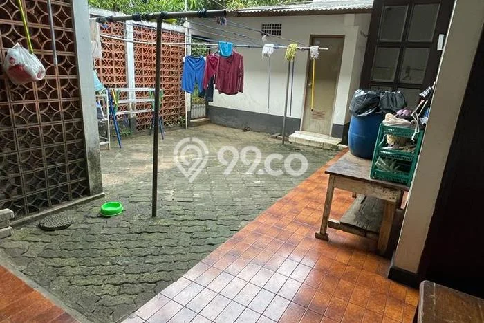 Rumah Mewah LB 325m2 Siap Pakai Desain Elegan di Pangkalan Jati, Depok Rumah Mewah LB 325m2 Siap Pakai Desain Elegan di Pangkalan Jati, Depok