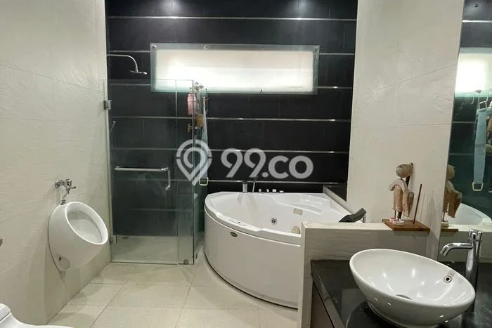 Jarang Ada! Rumah Kontrakan 4 Kamar Bagus Siap Huni BSD Telaga Golf Jarang Ada! Rumah Kontrakan 4 Kamar Bagus Siap Huni BSD Telaga Golf
