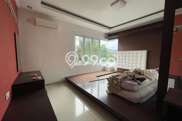 Jarang Ada! Rumah Kontrakan 4 Kamar Bagus Siap Huni BSD Telaga Golf Jarang Ada! Rumah Kontrakan 4 Kamar Bagus Siap Huni BSD Telaga Golf