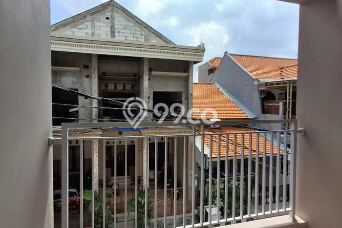 Untuk Dijual Komersial di Rungkut Surabaya LT 72m2 / LB 145m2 Untuk Dijual Komersial di Rungkut Surabaya LT 72m2 / LB 145m2