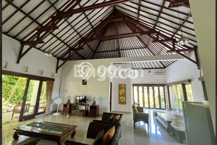 Vila Terawat di , Dimensi 484m2m², Lingkungan Asri dan aman Vila Terawat di , Dimensi 484m2m², Lingkungan Asri dan aman