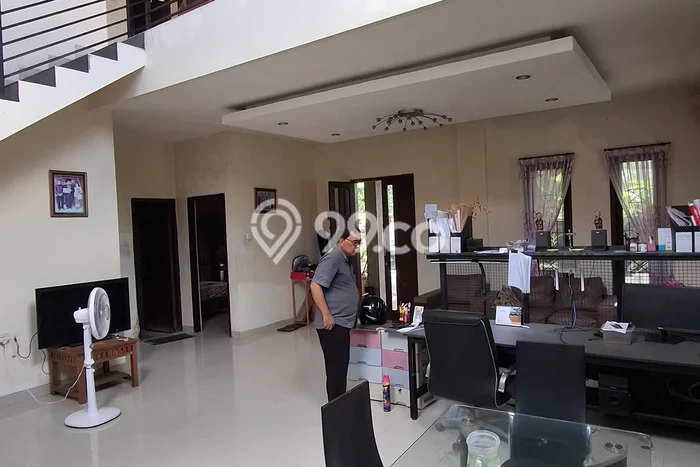 Ready to Use! Luxury House LT 200m2 Desain Modern di Renon Ready to Use! Luxury House LT 200m2 Desain Modern di Renon