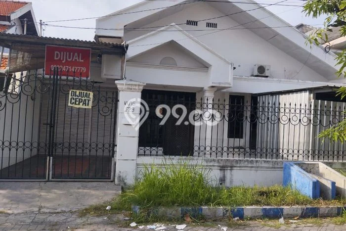 For Sale! Luxury House LT 300m2 Desain Elegan di Sutorejo For Sale! Luxury House LT 300m2 Desain Elegan di Sutorejo