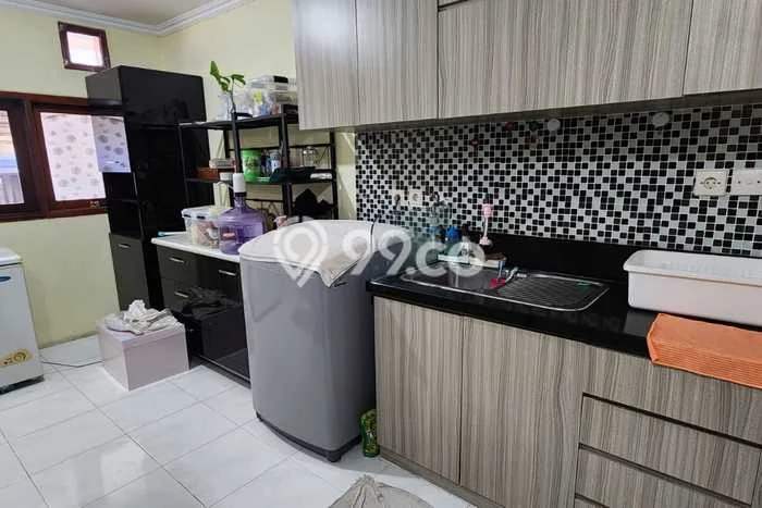 Rumah Mewah LB 200m2 Siap Huni Desain Elegan di Citraland, Surabaya Rumah Mewah LB 200m2 Siap Huni Desain Elegan di Citraland, Surabaya
