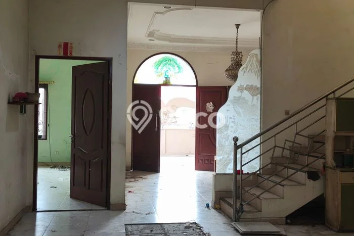 Dijual Rumah Premium dengan Fasilitas Sekitar Lengkap di Raya Darmo, Surabaya Dijual Rumah Premium dengan Fasilitas Sekitar Lengkap di Raya Darmo, Surabaya