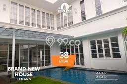 Ready to Use! Premium House LT 517m2 Desain Elegan di Kemang Ready to Use! Premium House LT 517m2 Desain Elegan di Kemang