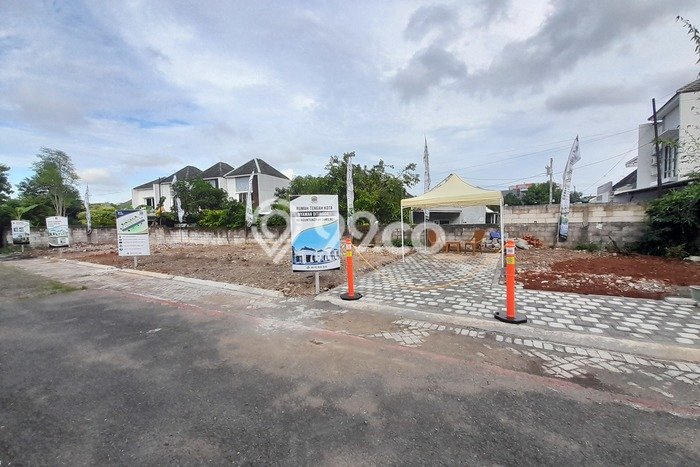 Rumah Luas Asri 3 KT Siap Pakai di Kedungmundu Semarang Rumah Luas Asri 3 KT Siap Pakai di Kedungmundu Semarang