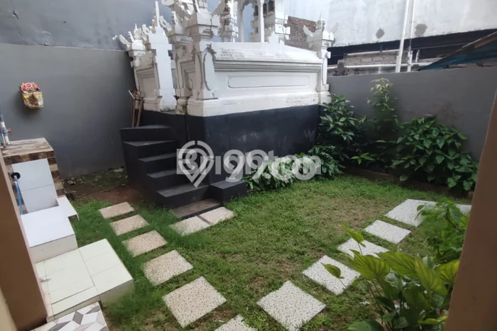 Rumah Minimalis Dijual di Dauhpuri Kelod 5 Kamar dengan Luas Tanah 215m2 Rumah Minimalis Dijual di Dauhpuri Kelod 5 Kamar dengan Luas Tanah 215m2