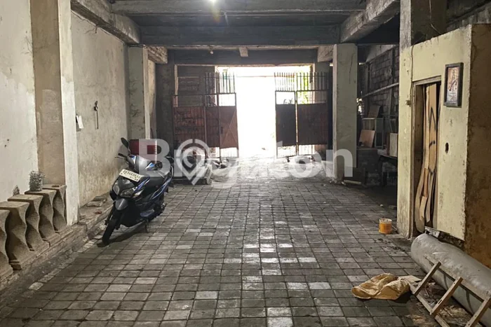 Unit Ruko disewakan di Sesetan Denpasar dengan LT 1200m2 / LB 84m2 Unit Ruko disewakan di Sesetan Denpasar dengan LT 1200m2 / LB 84m2