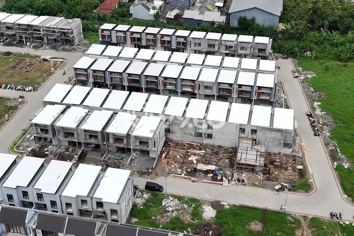 Rumah Strategis Modern Lb 210m2 di Sukodono, Sidoarjo Rumah Strategis Modern Lb 210m2 di Sukodono, Sidoarjo