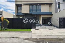 Rumah Luxury Modern Tanpa Renovasi di kertajaya Surabaya Rumah Luxury Modern Tanpa Renovasi di kertajaya Surabaya
