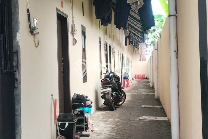 Kost Dijual Lokasi Sidoarjo, Sidoarjo, Spesifikasi 16 Kamar Tidur dan Luas 370m2 Kost Dijual Lokasi Sidoarjo, Sidoarjo, Spesifikasi 16 Kamar Tidur dan Luas 370m2