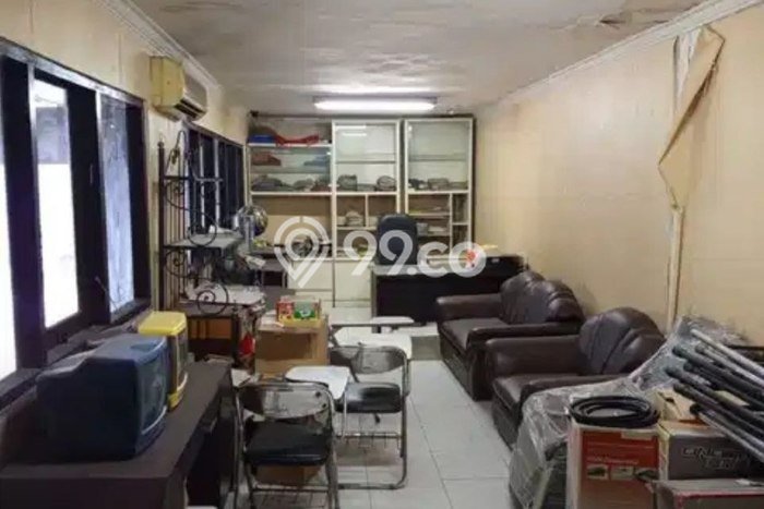 Gudang Dijual di Surabaya LT 594m2 & LB 462m2 Lokasi Terbaik! Gudang Dijual di Surabaya LT 594m2 & LB 462m2 Lokasi Terbaik!