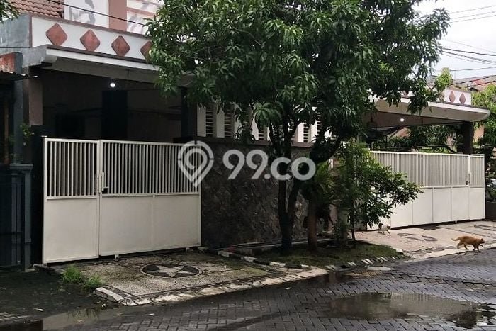 Dijual Rumah 5 Kamar Lokasi Ideal Nyaman dan Strategis di Waru Dijual Rumah 5 Kamar Lokasi Ideal Nyaman dan Strategis di Waru