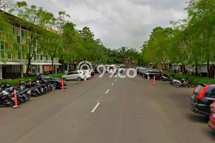 Ruko Dijual di Taman LT 65m2, LB 100m2 Solusi Investasi Cerdas Ruko Dijual di Taman LT 65m2, LB 100m2 Solusi Investasi Cerdas
