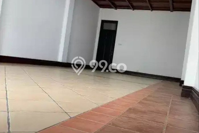 SPECIAL PROPERTY! Rumah di Sukomanunggal, LT 117m2m² LB 300m2m² SPECIAL PROPERTY! Rumah di Sukomanunggal, LT 117m2m² LB 300m2m²
