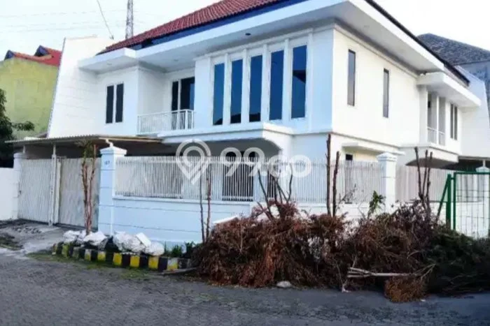 Siap Huni Rumah Mewah 5 Kamar di Tandes Dekat ke Mana Pun Siap Huni Rumah Mewah 5 Kamar di Tandes Dekat ke Mana Pun