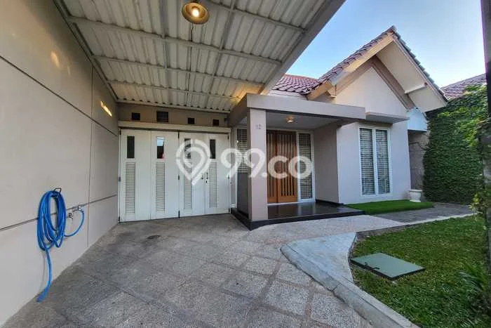 Rumah Strategis Modern Lb 227m2 di Waru, Sidoarjo Rumah Strategis Modern Lb 227m2 di Waru, Sidoarjo