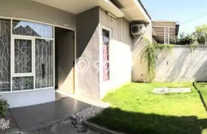 Rumah Modern Minimalis 2 KT Bisa Langsung Pindah di Taman Rumah Modern Minimalis 2 KT Bisa Langsung Pindah di Taman