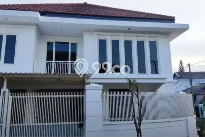 Siap Huni Rumah Mewah 5 Kamar di Tandes Dekat ke Mana Pun Siap Huni Rumah Mewah 5 Kamar di Tandes Dekat ke Mana Pun