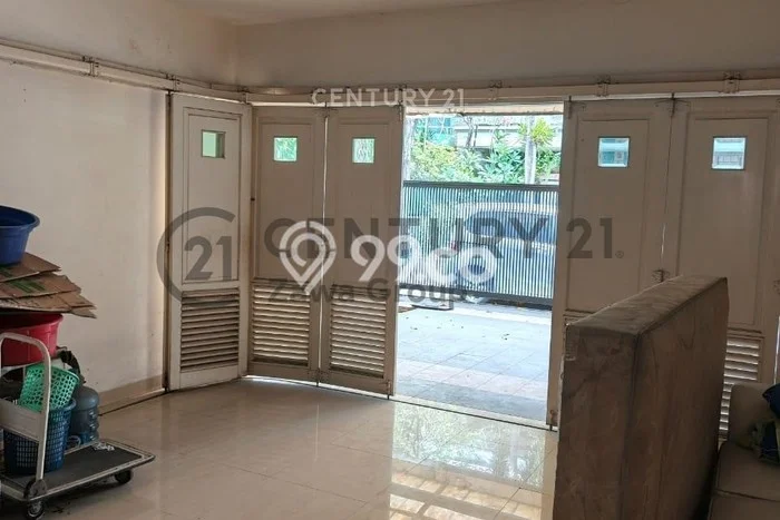 SPECIAL PRICE! Rumah area Kelapa Gading, 4 KT, Akses Mudah Fasilitas Umum, Luas 339m2m² Bangunan 340m2m² SPECIAL PRICE! Rumah area Kelapa Gading, 4 KT, Akses Mudah Fasilitas Umum, Luas 339m2m² Bangunan 340m2m²