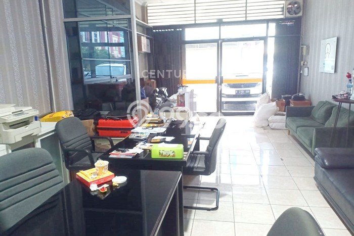 Ruko Dijual di Jakarta Utara LT 65m2 & LB 260m2 Lokasi Terbaik! Ruko Dijual di Jakarta Utara LT 65m2 & LB 260m2 Lokasi Terbaik!