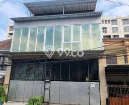 Hunian Mewah LB 440m2 Siap Huni Desain Elegan di Semanan, Jakarta Barat Hunian Mewah LB 440m2 Siap Huni Desain Elegan di Semanan, Jakarta Barat