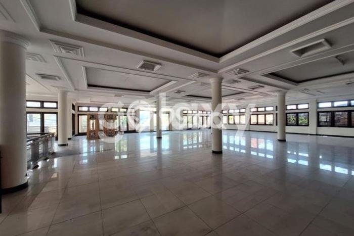 Kantor Komersial Dijual di Denpasar Utara Denpasar LT 3360m2 & LB 2000m2 Kantor Komersial Dijual di Denpasar Utara Denpasar LT 3360m2 & LB 2000m2