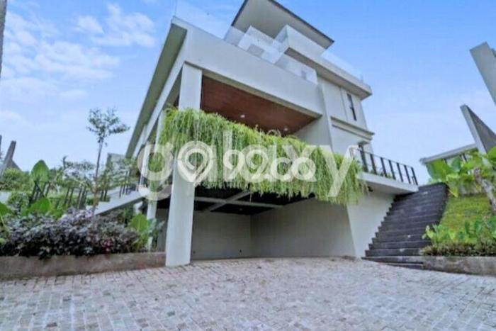 Vila Terawat Kawasan Kuta Selatan, Area 550m2m², Lokasi Premium dengan jalan mudah Vila Terawat Kawasan Kuta Selatan, Area 550m2m², Lokasi Premium dengan jalan mudah