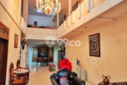 Rumah Terawat area Rungkut, Surabaya, LT 200m2m², LB 300m2m² Rumah Terawat area Rungkut, Surabaya, LT 200m2m², LB 300m2m²