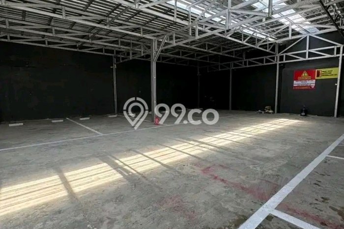 Gudang Dijual di Surabaya LT 270m2 & LB 270m2 Lokasi Terbaik! Gudang Dijual di Surabaya LT 270m2 & LB 270m2 Lokasi Terbaik!