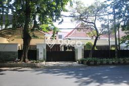 Disewakan Komersial di Pusat Kota Surabaya Ramai Strategis Disewakan Komersial di Pusat Kota Surabaya Ramai Strategis