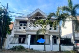 Rumah Siap Huni 5 KT 2 KM di Kawasan Bisnis Ketintang, Surabaya Rumah Siap Huni 5 KT 2 KM di Kawasan Bisnis Ketintang, Surabaya