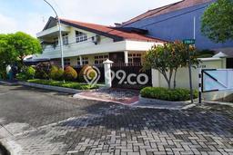 Rumah Mewah LB 250m2 Siap Pakai Desain Elegan di Ketintang, Surabaya Rumah Mewah LB 250m2 Siap Pakai Desain Elegan di Ketintang, Surabaya