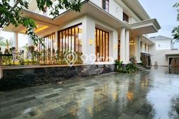Dijual Rumah Mewah Megah Dengan View Eksklusif di Kemang, Jakarta Selatan Dijual Rumah Mewah Megah Dengan View Eksklusif di Kemang, Jakarta Selatan