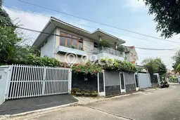 Rumah Luxury Modern Siap Huni di Mampang Jakarta Selatan Rumah Luxury Modern Siap Huni di Mampang Jakarta Selatan