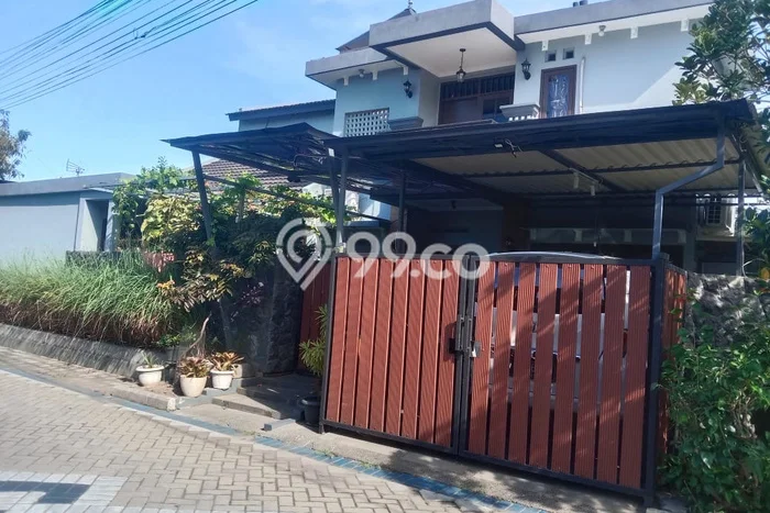 Rumah Modern Minimalis 5 Kamar Siap Huni di Sidoarjo Rumah Modern Minimalis 5 Kamar Siap Huni di Sidoarjo