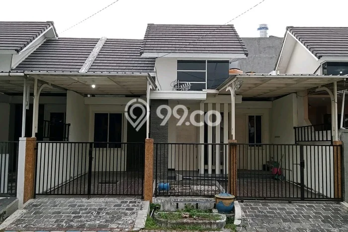 LOKASI STRATEGIS! Rumah di Sidoarjo, Dekat Tol, 2 KT, LT 128m2m² LB 70m2m² LOKASI STRATEGIS! Rumah di Sidoarjo, Dekat Tol, 2 KT, LT 128m2m² LB 70m2m²