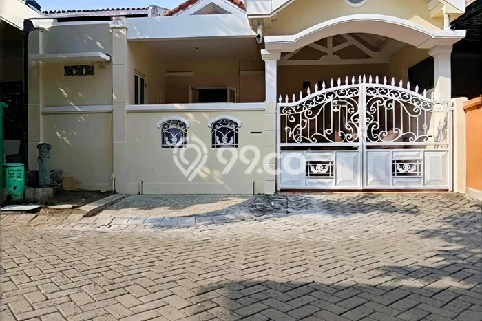 For Sale Rumah 3 Kamar Lokasi Strategis Nyaman dan Strategis di Gedangan For Sale Rumah 3 Kamar Lokasi Strategis Nyaman dan Strategis di Gedangan