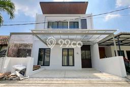 Rumah Luas Asri 4 KT Siap Pakai di Citraland Surabaya Rumah Luas Asri 4 KT Siap Pakai di Citraland Surabaya