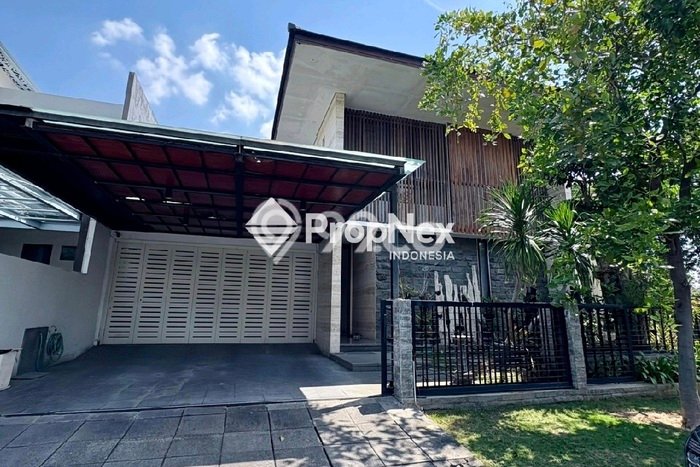 Rumah Elit Modern Tanpa Renovasi di Graha Surabaya Rumah Elit Modern Tanpa Renovasi di Graha Surabaya