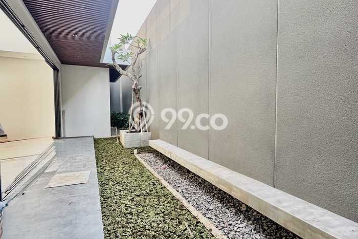 Hunian Mewah LB 600m2 Siap Huni Desain Elegan di Citraland, Surabaya Hunian Mewah LB 600m2 Siap Huni Desain Elegan di Citraland, Surabaya