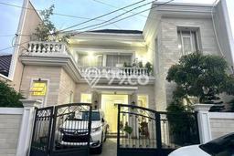 Hunian Mewah LB 250m2 Siap Huni Desain Elegan di Manyar, Surabaya Hunian Mewah LB 250m2 Siap Huni Desain Elegan di Manyar, Surabaya
