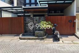 Hot Offer Hunian Mewah Ideal dan Luas di Rungkut, Surabaya Hot Offer Hunian Mewah Ideal dan Luas di Rungkut, Surabaya